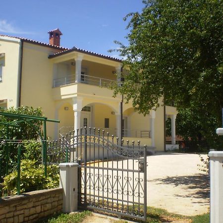 Apartments Rajci روفينج المظهر الخارجي الصورة