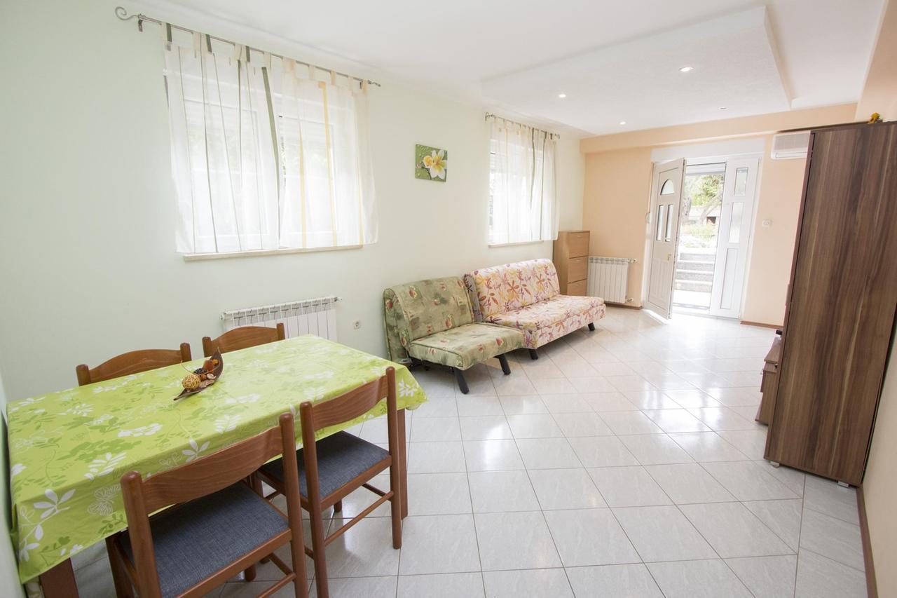 Apartments Rajci روفينج المظهر الخارجي الصورة